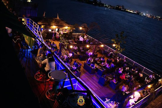 Sailors Lounge is one of the best Places To Hangout In Lekki 